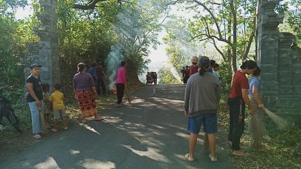 Kegiatan Gotong Royong di Banjar Dinas Lebah Mantung, tanggal 03 Nopember 2025